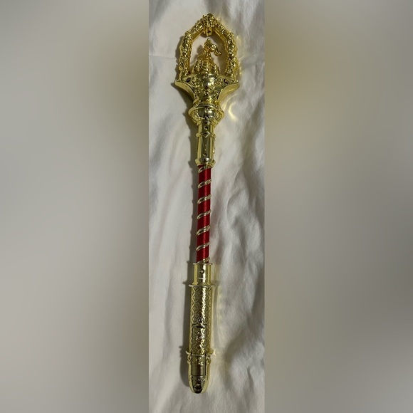 Disney: Belle Light-Up Wand - Picture 3 of 7